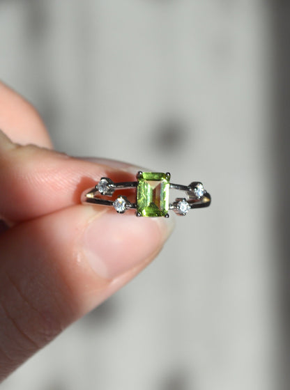 Peridot Faceted Sterling Silver Ring